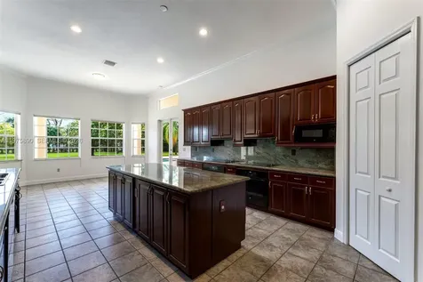 7280 SW 100th Street Pinecrest FL 33156