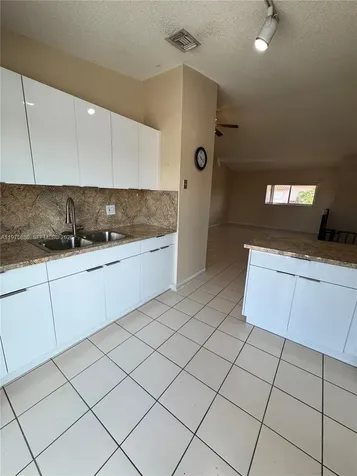 7603 W 29th Lane Hialeah FL 33018