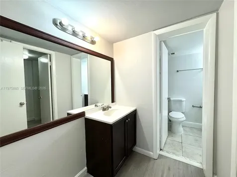 484 NW 165th Street Road Miami FL 33169