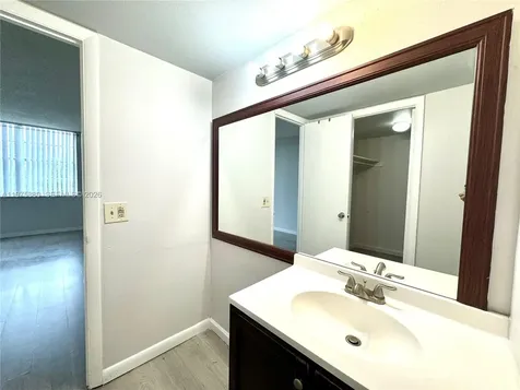 484 NW 165th Street Road Miami FL 33169