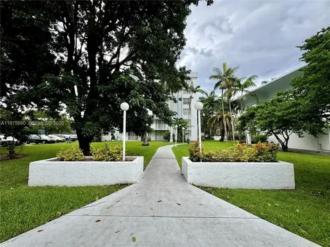 484 NW 165th Street Road Miami FL 33169