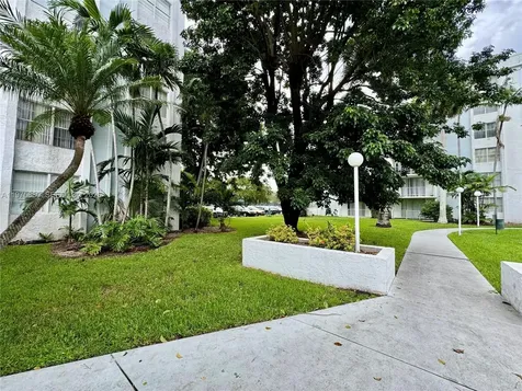 484 NW 165th Street Road Miami FL 33169