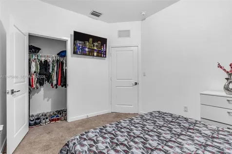 533 NE 5 Place Homestead FL 33034