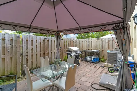 533 NE 5 Place Homestead FL 33034