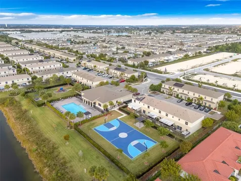 533 NE 5 Place Homestead FL 33034