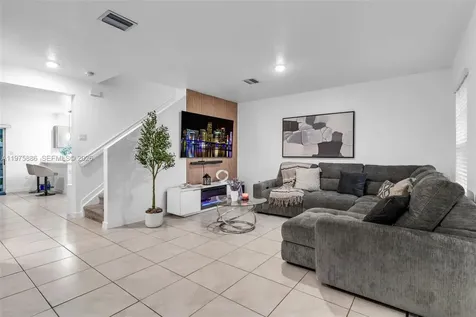 533 NE 5 Place Homestead FL 33034