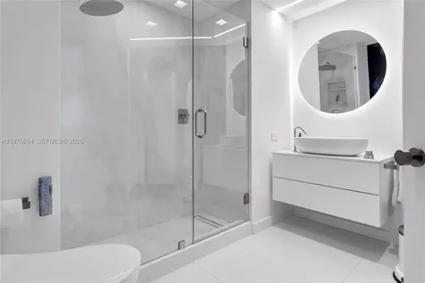 10 Venetian Way Miami Beach FL 33139