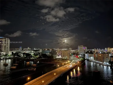 10 Venetian Way Miami Beach FL 33139