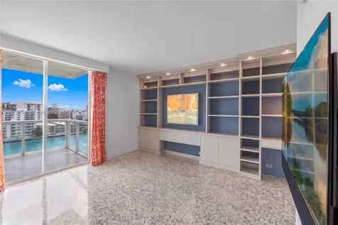 10 Venetian Way Miami Beach FL 33139