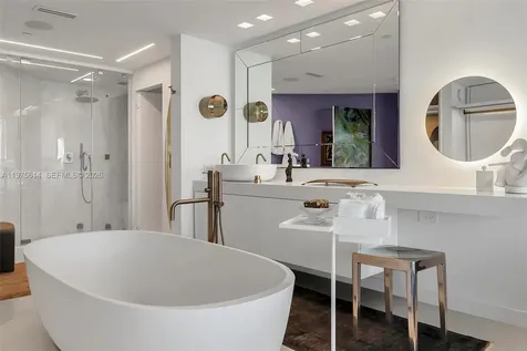 10 Venetian Way Miami Beach FL 33139