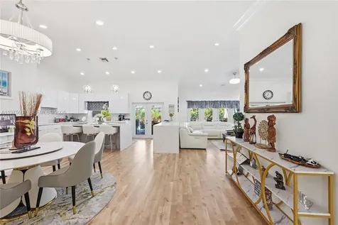 10003 NW 53rd Court Coral Springs FL 33076