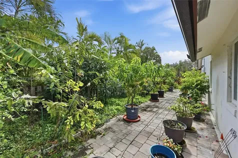 10003 NW 53rd Court Coral Springs FL 33076
