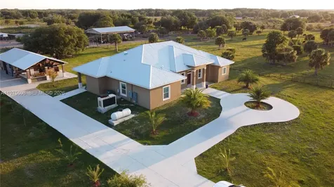 21810 NW 270th Street Okeechobee FL 34972