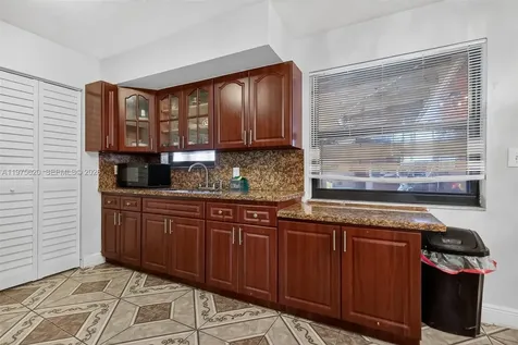 834 NW 115th Street Miami FL 33168