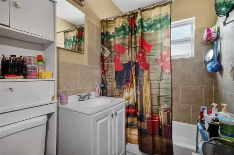 834 NW 115th Street Miami FL 33168