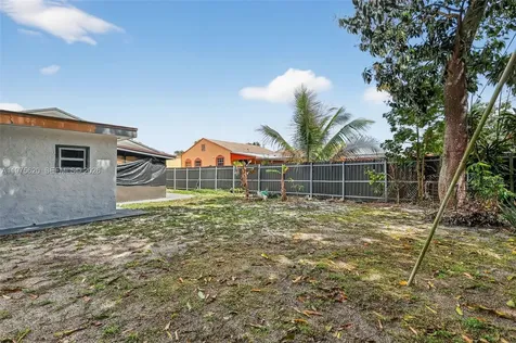 834 NW 115th Street Miami FL 33168