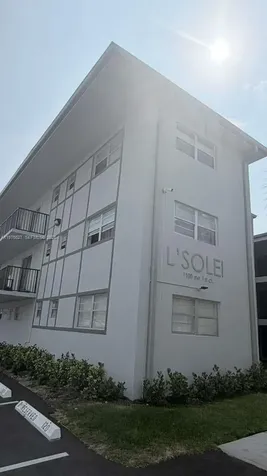 1100 NE 1st Court Hallandale Beach FL 33009
