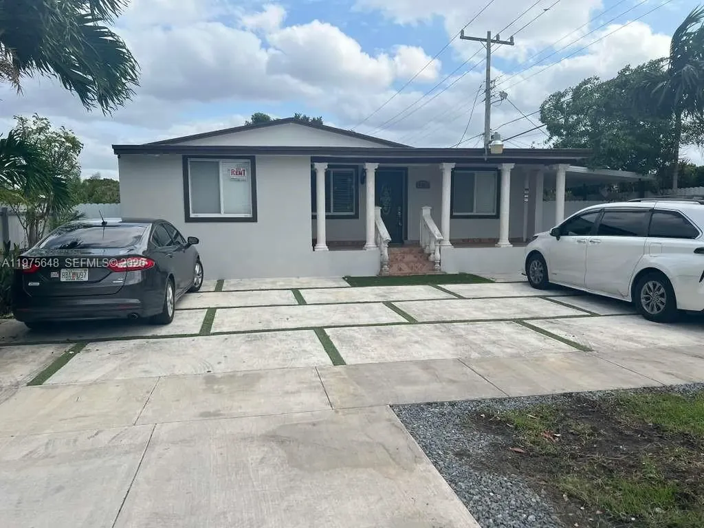 4365 W 1st Avenue Hialeah FL 33012