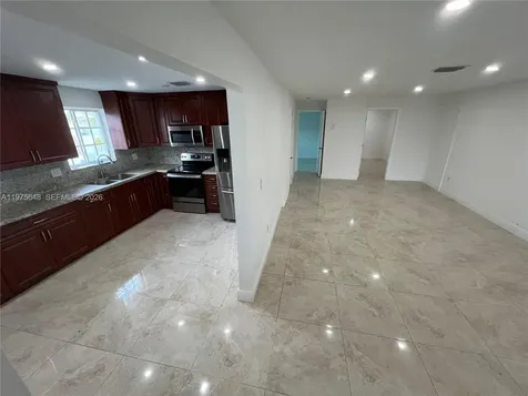 4365 W 1st Avenue Hialeah FL 33012