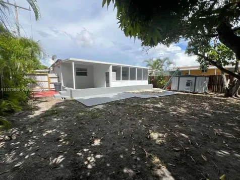 4365 W 1st Avenue Hialeah FL 33012