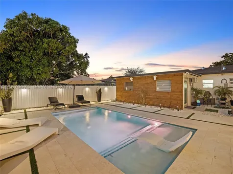 920 NE 159th Street North Miami Beach FL 33162