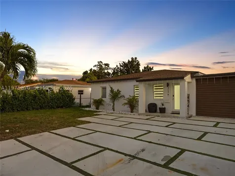 920 NE 159th Street North Miami Beach FL 33162
