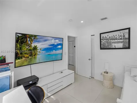 920 NE 159th Street North Miami Beach FL 33162