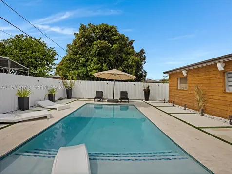 920 NE 159th Street North Miami Beach FL 33162