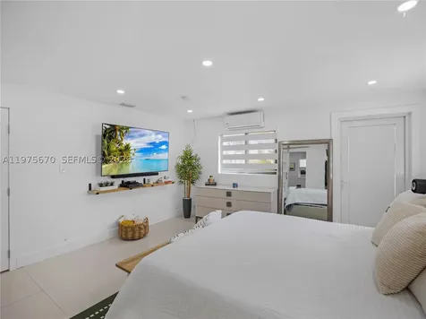 920 NE 159th Street North Miami Beach FL 33162