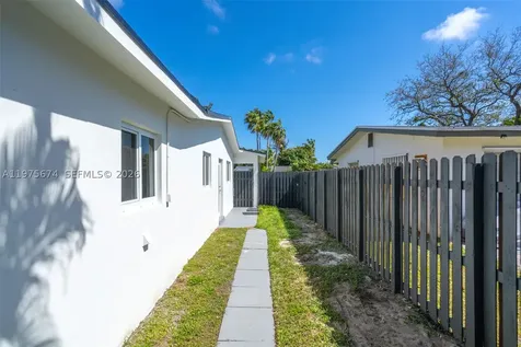 4401 NE 13th Avenue Oakland Park FL 33334