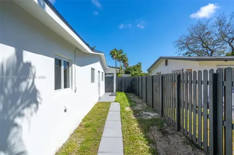 4401 NE 13th Avenue Oakland Park FL 33334