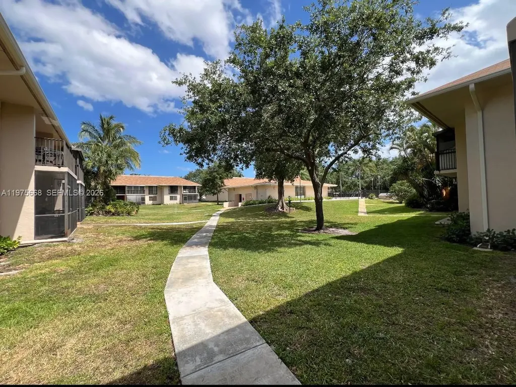 5981 Washington Street Hollywood FL 33023