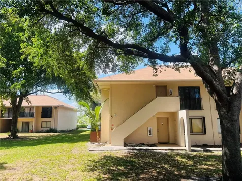 5981 Washington Street Hollywood FL 33023