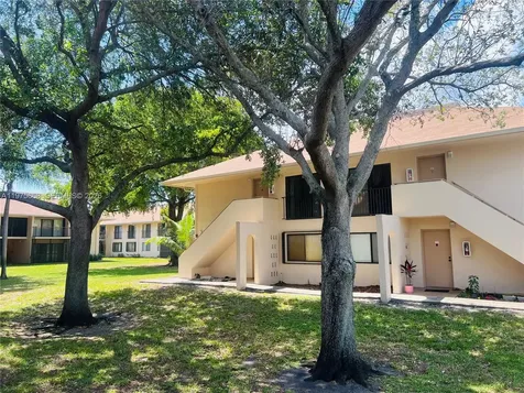 5981 Washington Street Hollywood FL 33023