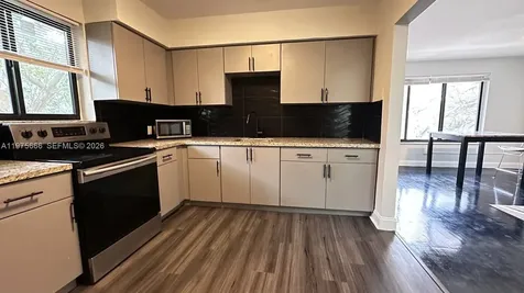 320 SW 29th Road Miami FL 33129