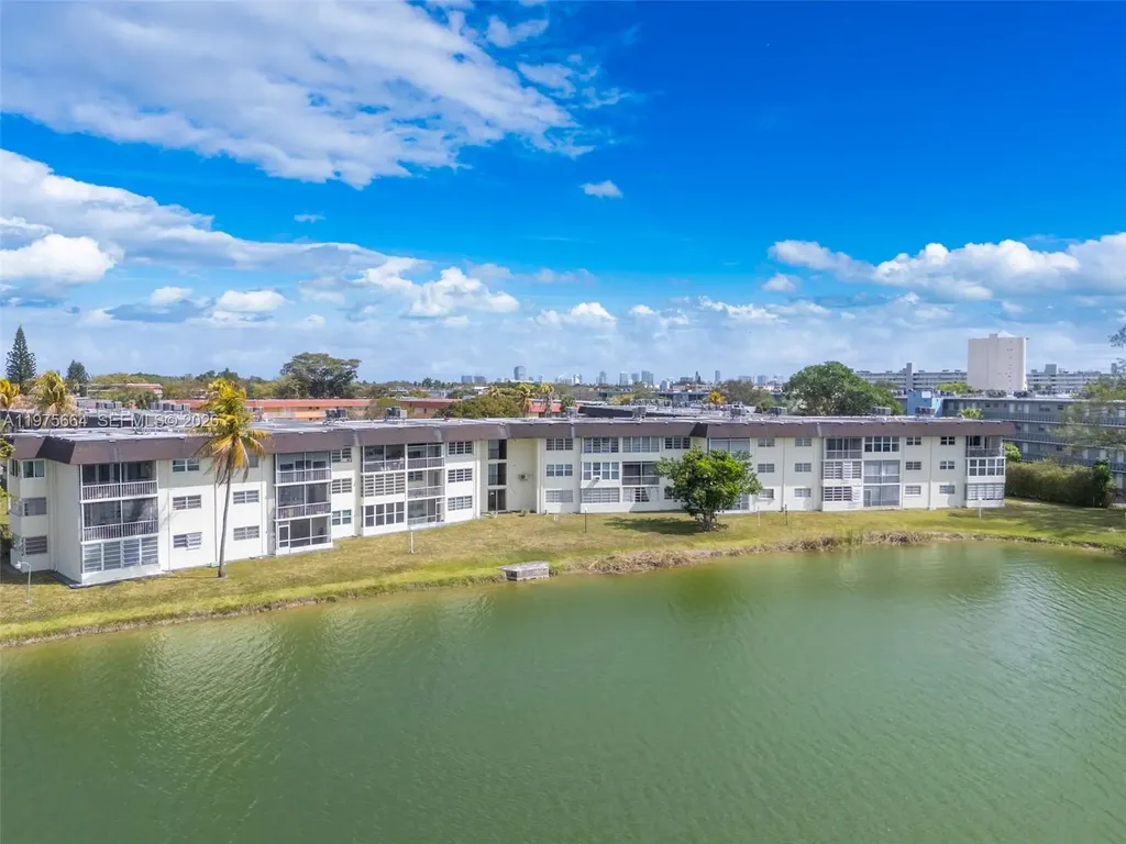 1530 NE 191st Street Miami FL 33179