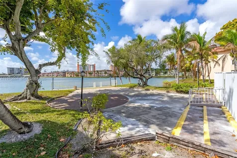 1530 NE 191st Street Miami FL 33179