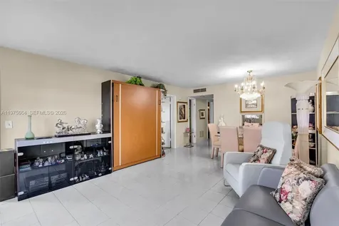 1530 NE 191st Street Miami FL 33179
