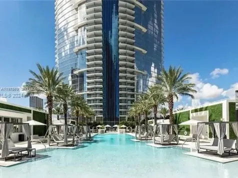 851 NE 1st Avenue Miami FL 33132
