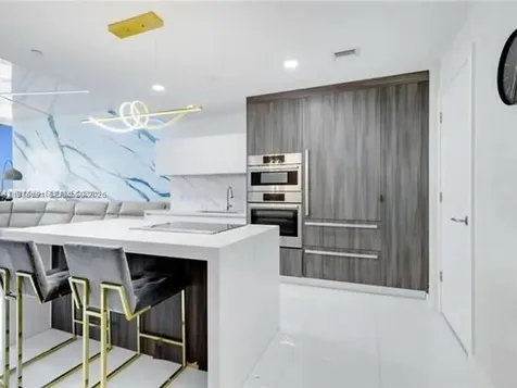 851 NE 1st Avenue Miami FL 33132