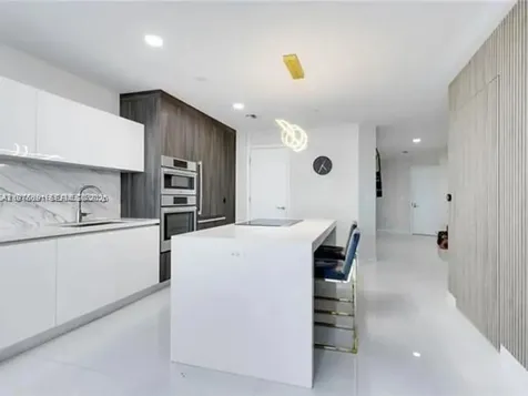 851 NE 1st Avenue Miami FL 33132