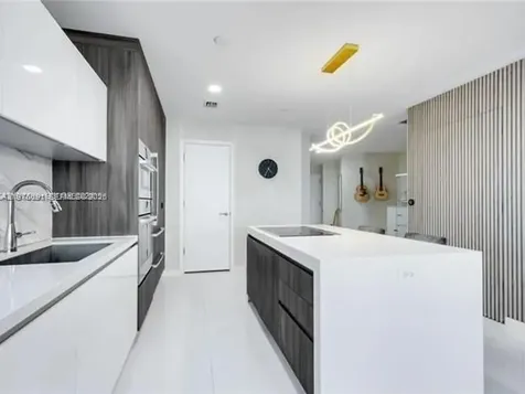 851 NE 1st Avenue Miami FL 33132