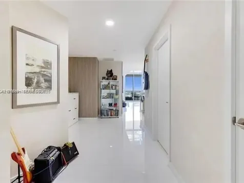 851 NE 1st Avenue Miami FL 33132