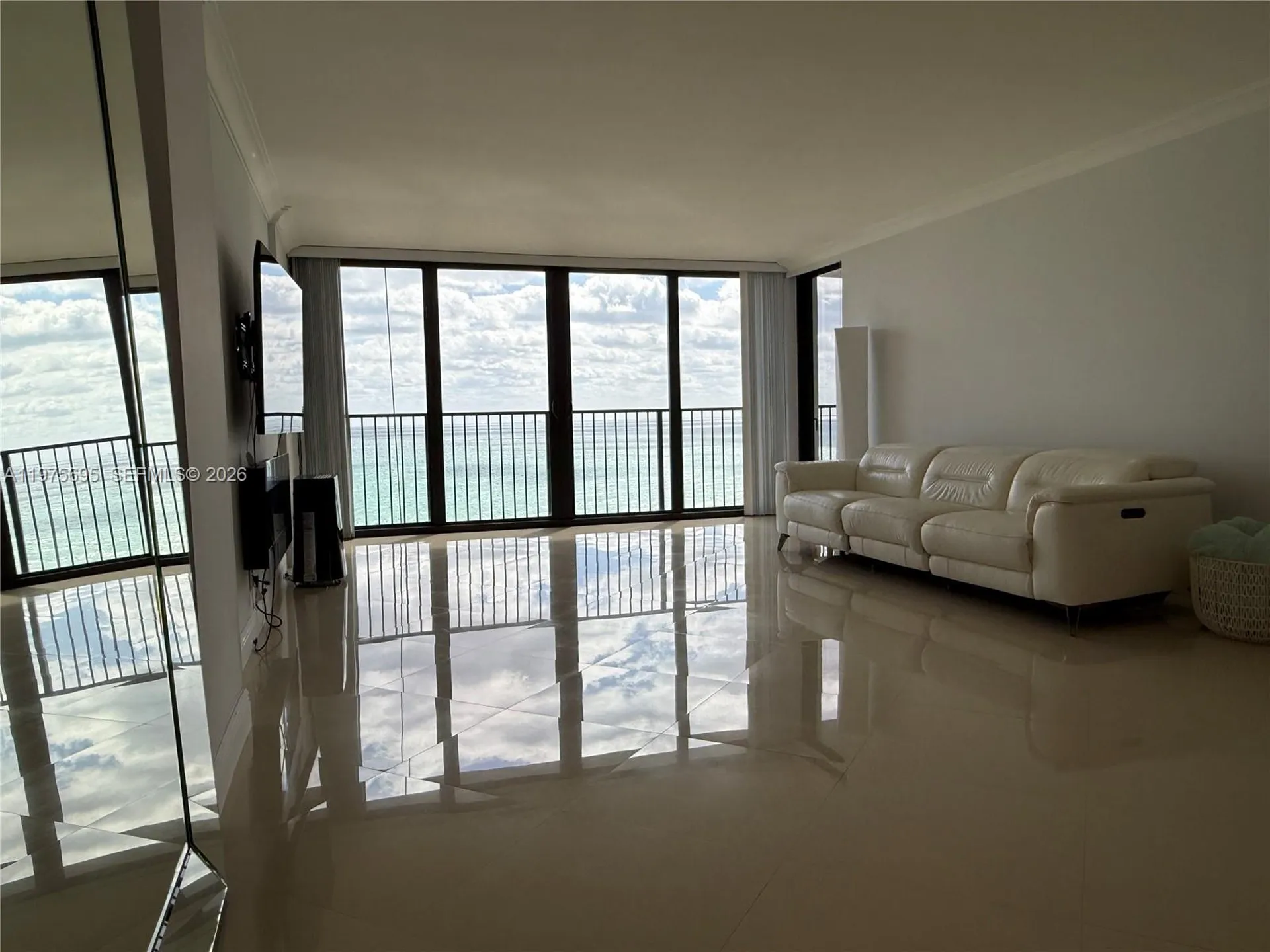 2101 S Ocean Drive Hollywood FL 33019
