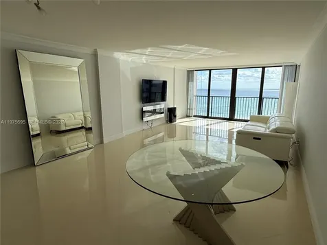 2101 S Ocean Drive Hollywood FL 33019