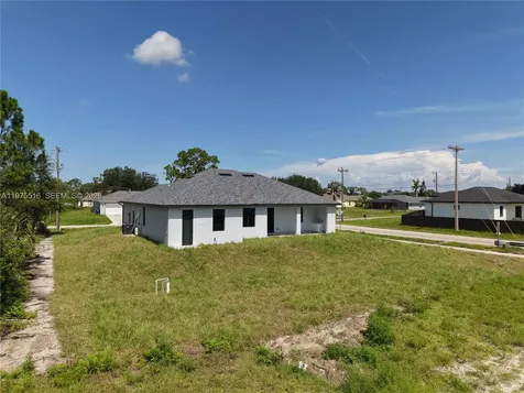 920 Rita N Lehigh Acres FL 33971
