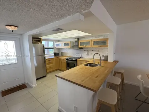 1069 Hillsboro Mile Hillsboro Beach FL 33062
