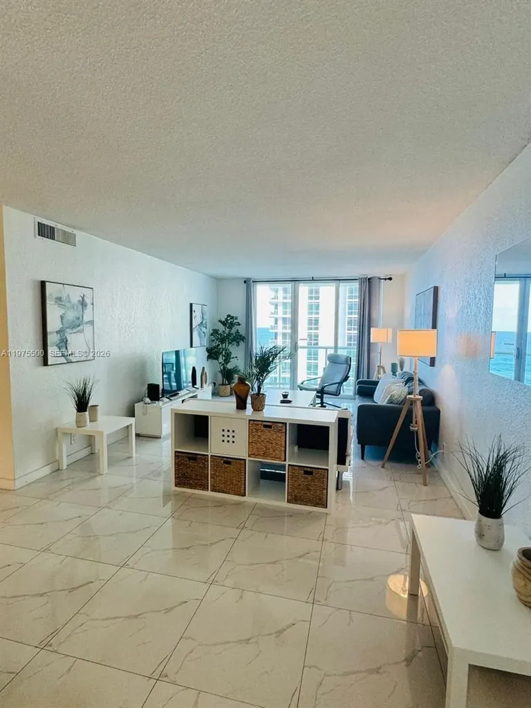 3901 S Ocean Drive Hollywood FL 33019