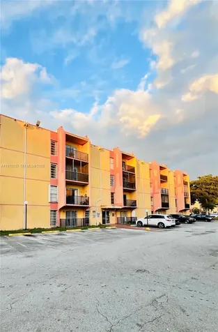 4721 NW 7th Street Miami FL 33126