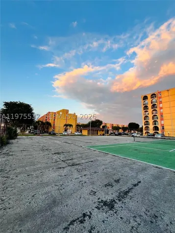 4721 NW 7th Street Miami FL 33126